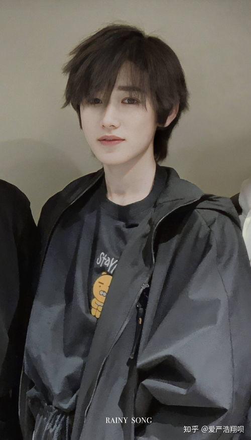 宋亚轩贺峻霖吃瓜群众,吃瓜群众见证的甜蜜瞬间